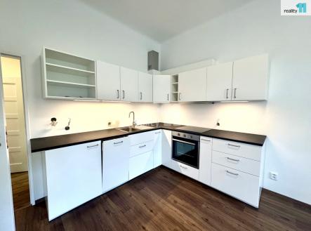 4 | Pronájem bytu, 2+kk, 43 m²