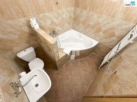 3 | Pronájem bytu, 2+kk, 35 m²