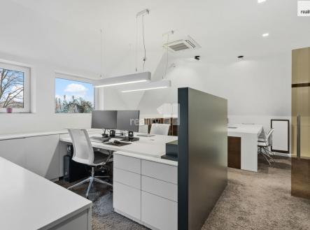 7 | Prodej - komerční objekt, administrativní budova, 377 m²