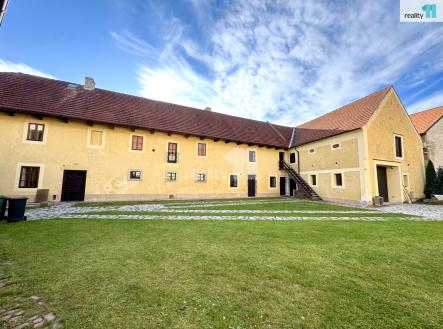 2 | Pronájem - komerční objekt, výroba, 1 027 m²