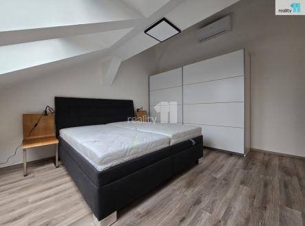 1 | Pronájem bytu, 2+kk, 40 m²