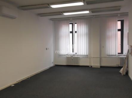 3 | Pronájem - obchodní prostor, 55 m²