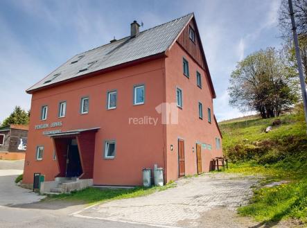 1 | Pronájem - penzion, 370 m²