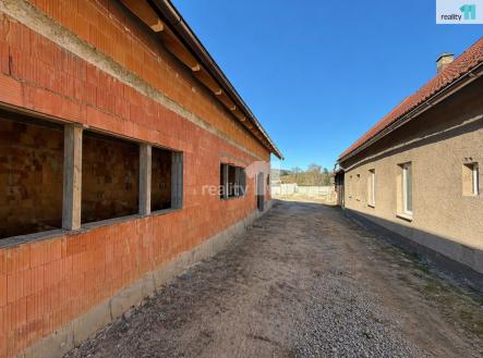 4 | Prodej - dům/vila, 383 m²