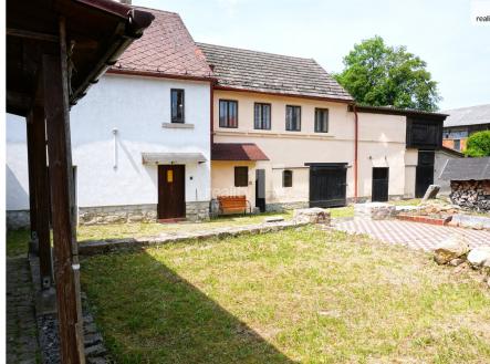 Pohled ze dvora 1 | Prodej - dům/vila, 95 m²