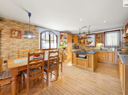 4 | Prodej - dům/vila, 140 m²