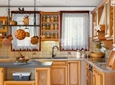 5 | Prodej - dům/vila, 140 m²