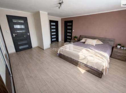 1 | Prodej - dům/vila, 271 m²