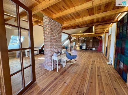 4 | Prodej - komerční objekt, jiný, 461 m²