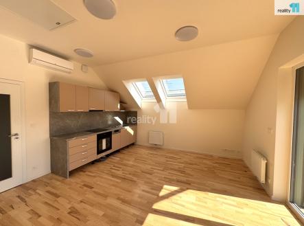 3 | Pronájem bytu, 2+kk, 54 m²
