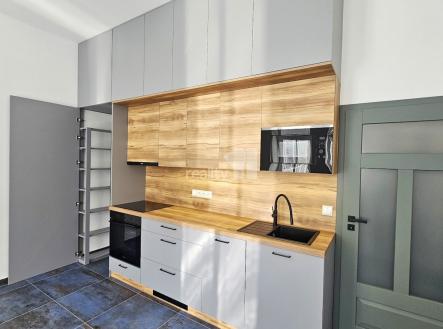 4 | Pronájem bytu, 1+kk, 34 m²