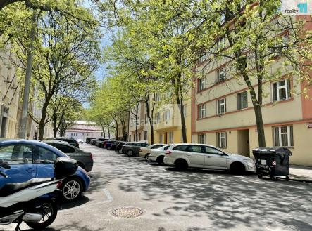 1 | Prodej bytu, 2+kk, 37 m²