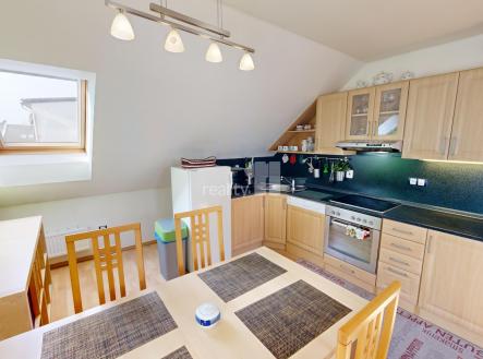 2 | Pronájem - dům/vila, 212 m²