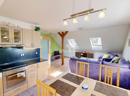4 | Pronájem - dům/vila, 212 m²