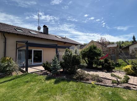 2 | Pronájem - dům/vila, 279 m²