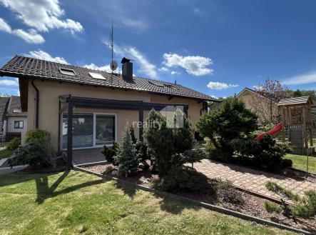 1 | Pronájem - dům/vila, 279 m²