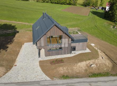 2 | Prodej - dům/vila, 200 m²