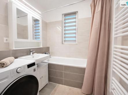 3 | Pronájem bytu, 1+kk, 38 m²
