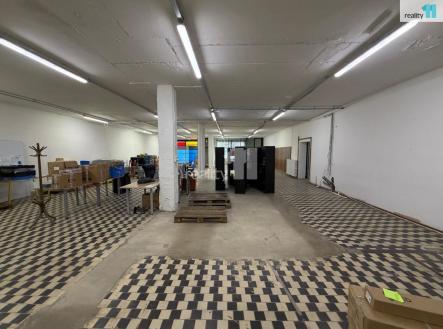1 | Pronájem - obchodní prostor, 360 m²