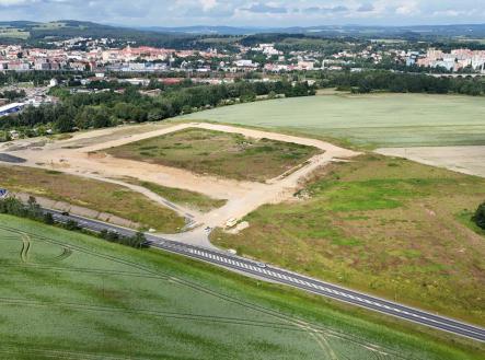 Prodej - pozemek pro komerční výstavbu, 5 861 m²