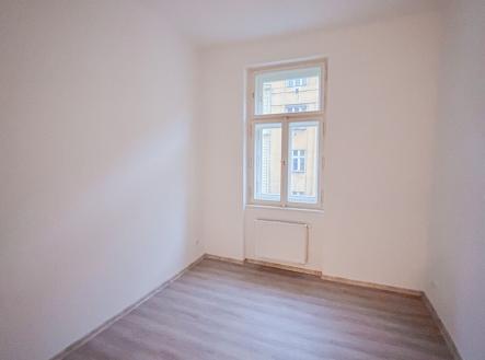 Pronájem bytu, 1+kk, 28 m²