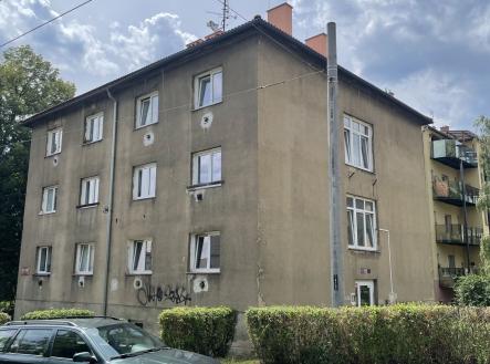 Prodej - nájemní dům, 440 m²
