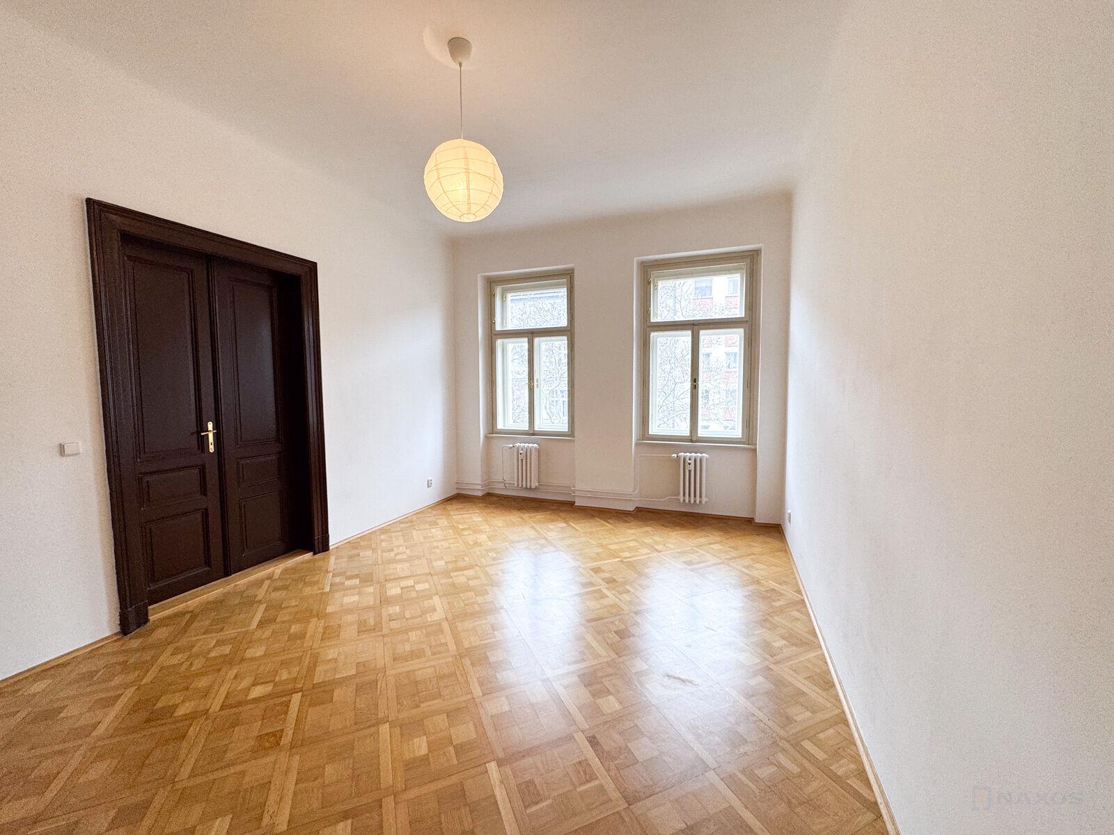 Městský byt 3+1+hala na Praze 2