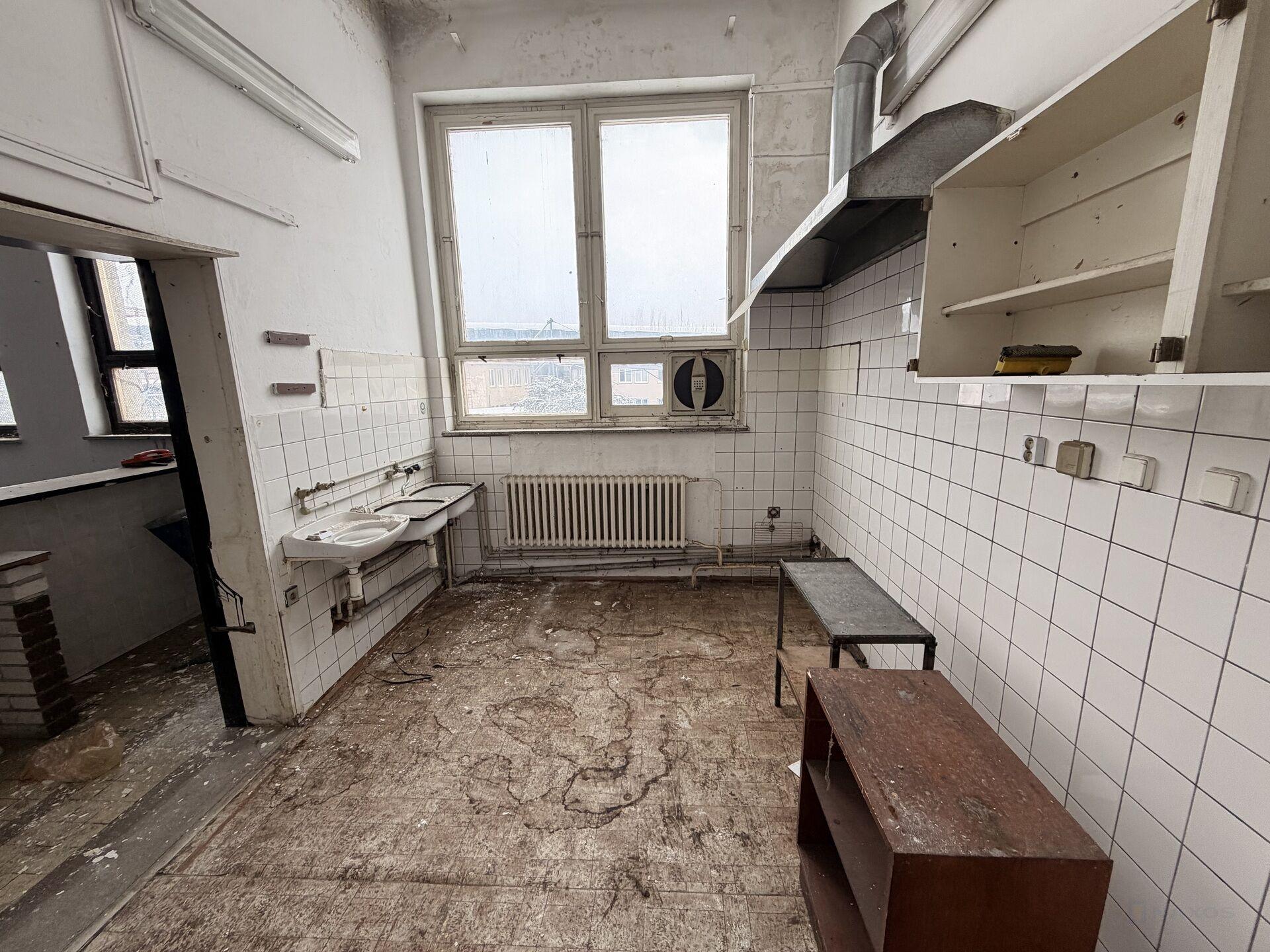 Komerční objekt Dvůr Králové nad Labem