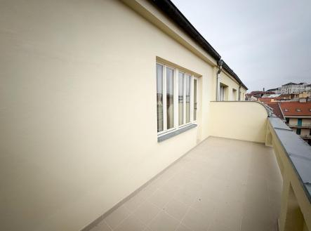 Pronájem bytu, 1+1, 63 m²