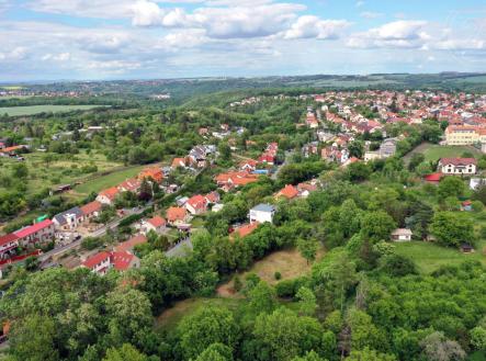 Pozemek v zástavbě rodinných domů | Prodej - pozemek pro komerční výstavbu, 2 065 m²