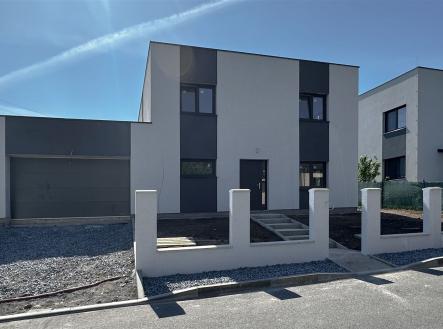 Prodej - dům/vila, 243 m² obrázek
