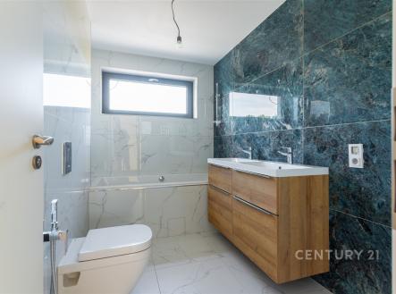 . | Prodej - dům/vila, 243 m²