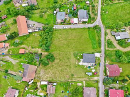 Letecký pohled  na pozemek | Prodej - pozemek pro bydlení, 1 252 m²