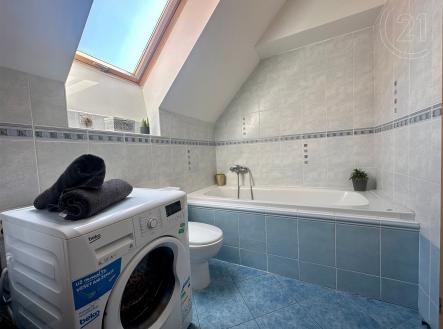 Koupelna  s pračkou | Pronájem bytu, 2+kk, 46 m²
