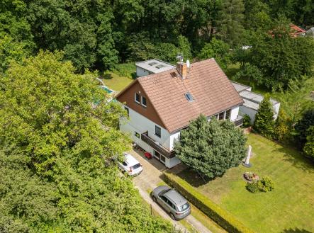 Pohled na dům  | Prodej - dům/vila, 257 m²