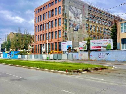 pohled na dům - současný stav | Prodej bytu, atypický, 81 m²