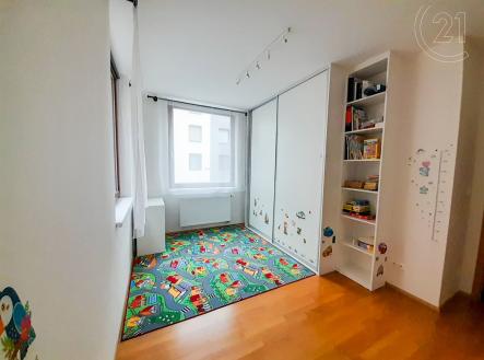 . | Pronájem bytu, 3+kk, 70 m²