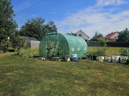 . | Prodej - pozemek pro bydlení, 1 100 m²