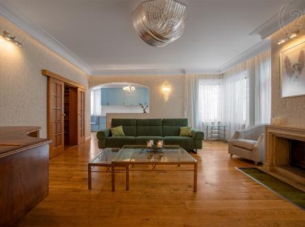 . | Prodej - dům/vila, 725 m²