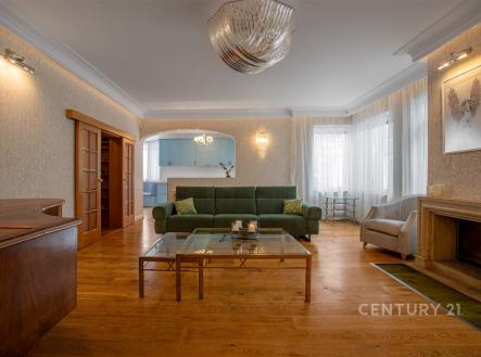 . | Prodej - dům/vila, 725 m²