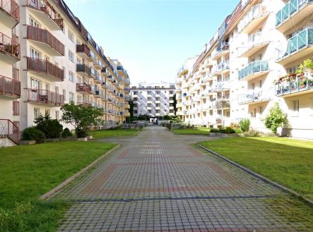 . | Pronájem bytu, 1+kk, 27 m²