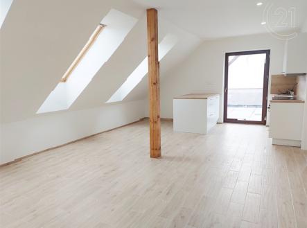 . | Pronájem bytu, 4+kk, 99 m²