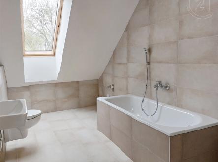 . | Pronájem bytu, 4+kk, 99 m²