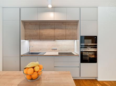 Kompletně vybavená kuchyňská linka | Pronájem bytu, 3+kk, 185 m²
