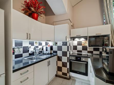 . | Prodej - obchodní prostor, 83 m²