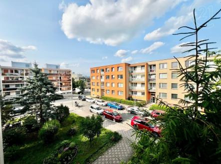 Výhled z lodžie | Pronájem bytu, 3+kk, 73 m²
