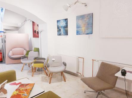 . | Pronájem - obchodní prostor, 90 m²