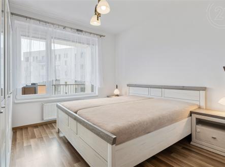 Ložnice je kompletně zařízená | Pronájem bytu, 2+kk, 50 m²
