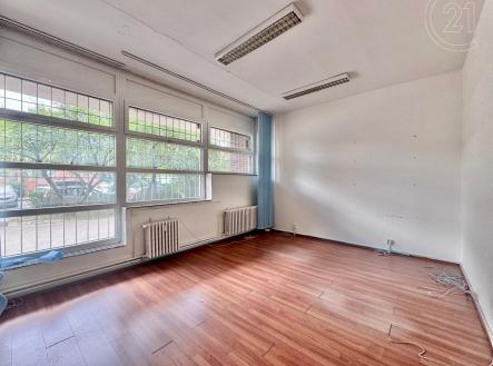 . | Pronájem - obchodní prostor, 130 m²
