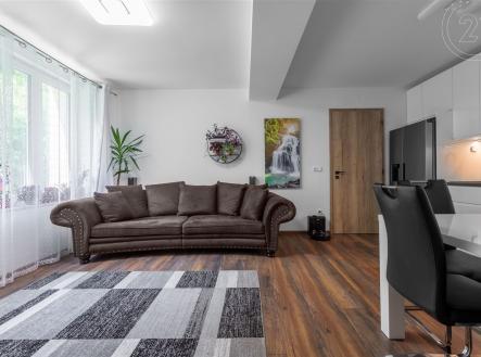 Obývací pokoj - byt č.1 | Prodej - dům/vila, 170 m²